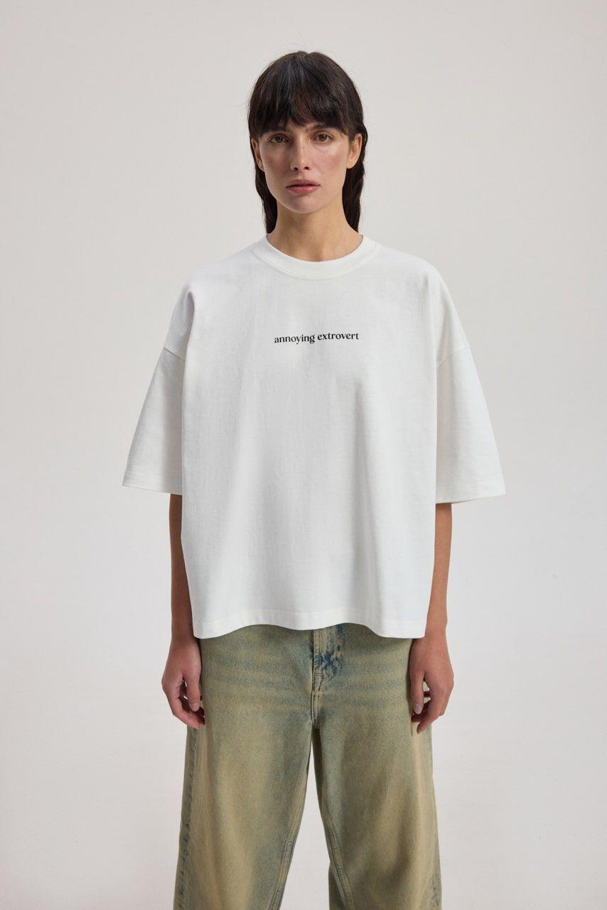 Oversized T-shirt "ANNOYING EXTROVERT"