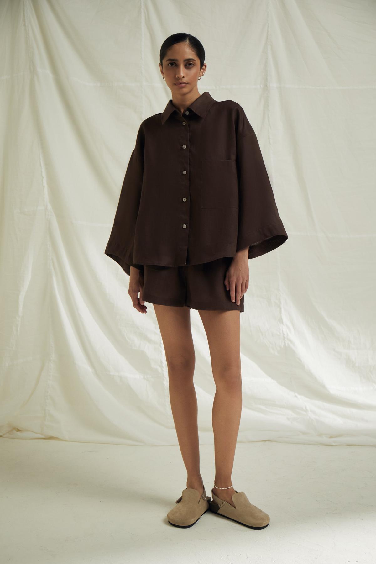 Shaped Hem Shirt with Short Sleeves