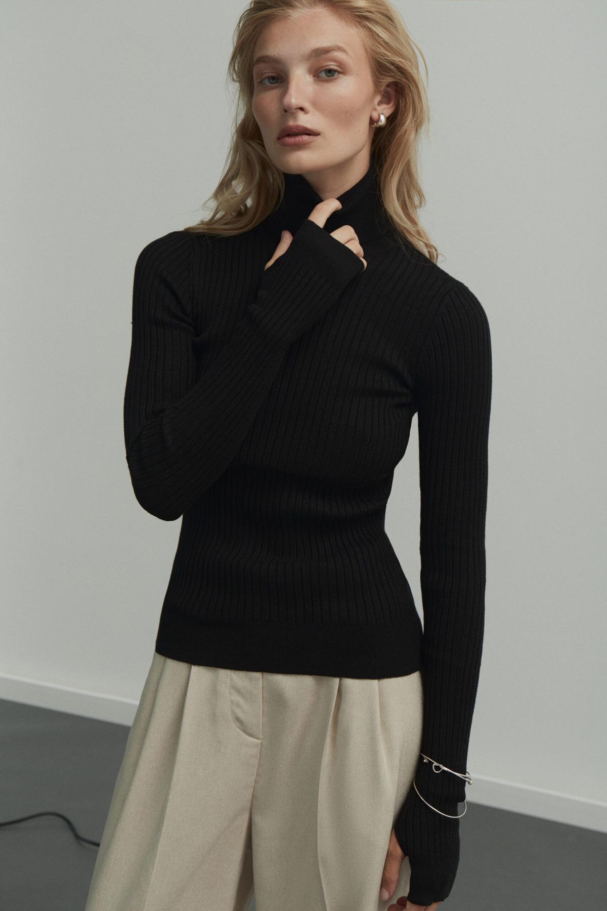 Turtleneck with Finger Cutout