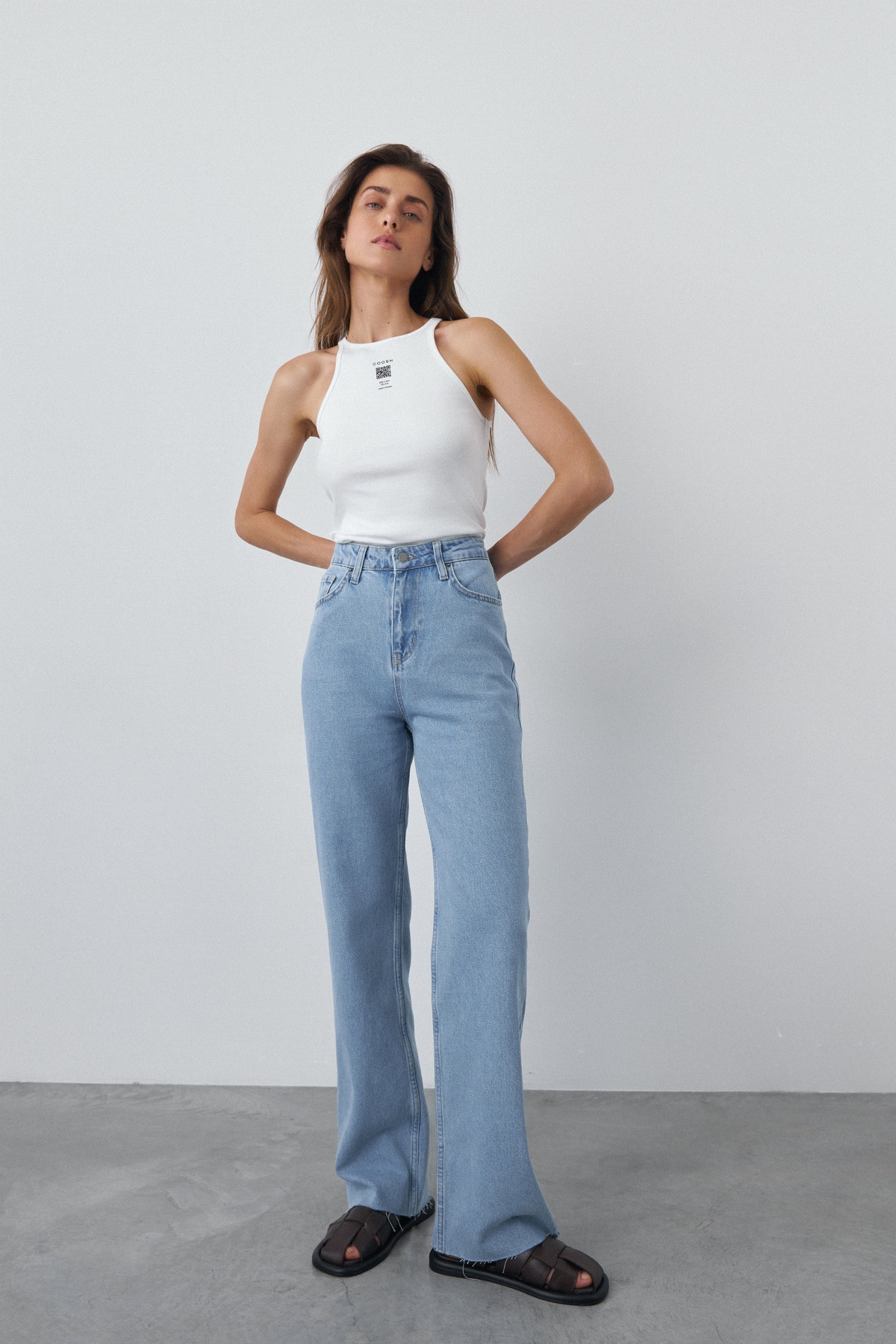 Straight Cut BASIC Jeans with a High Waist