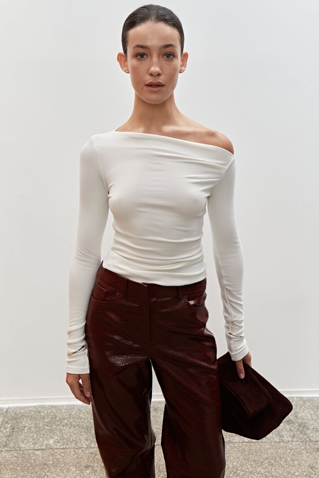 Asymmetric Neck Cotton Longsleeve