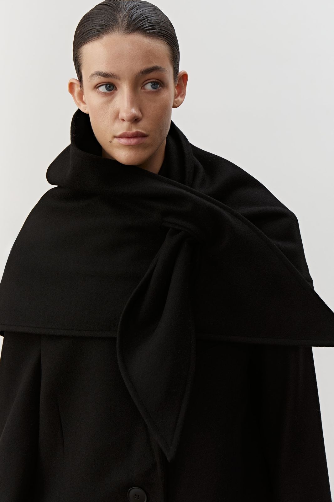 Voluminous Wool Headscarf