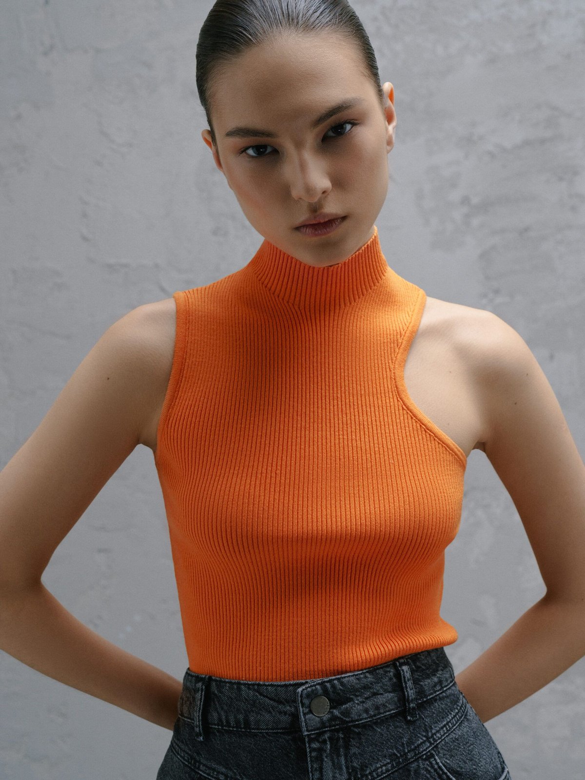 Asymetric Cut Out Top